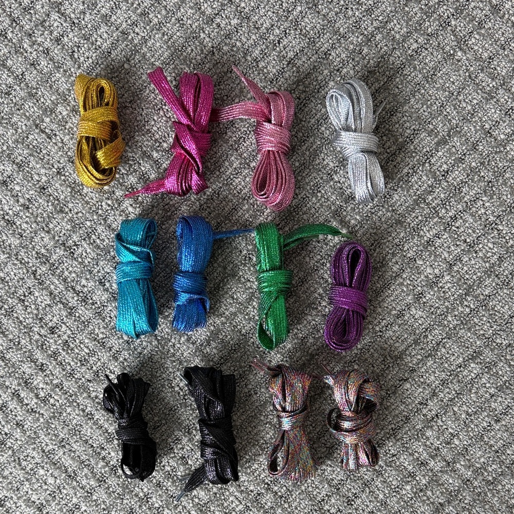 12 Pairs of Colorful Metallic Shoelaces